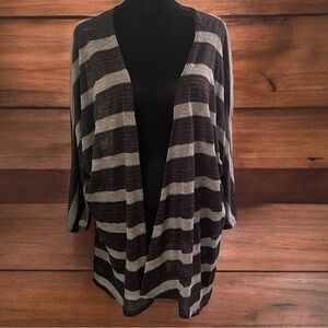 LuLaRoe Lindsay Kimono Black Gray Stripe EUC Large